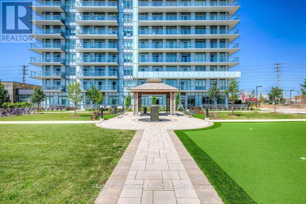 1409 - 4699 Glen Erin Drive, Mississauga, Ontario  L5M 2E5 - Photo 2 - W12136670