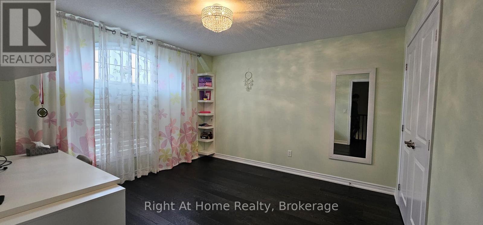 2326 Natasha Circle, Oakville, Ontario  L6M 1N9 - Photo 11 - W12150834