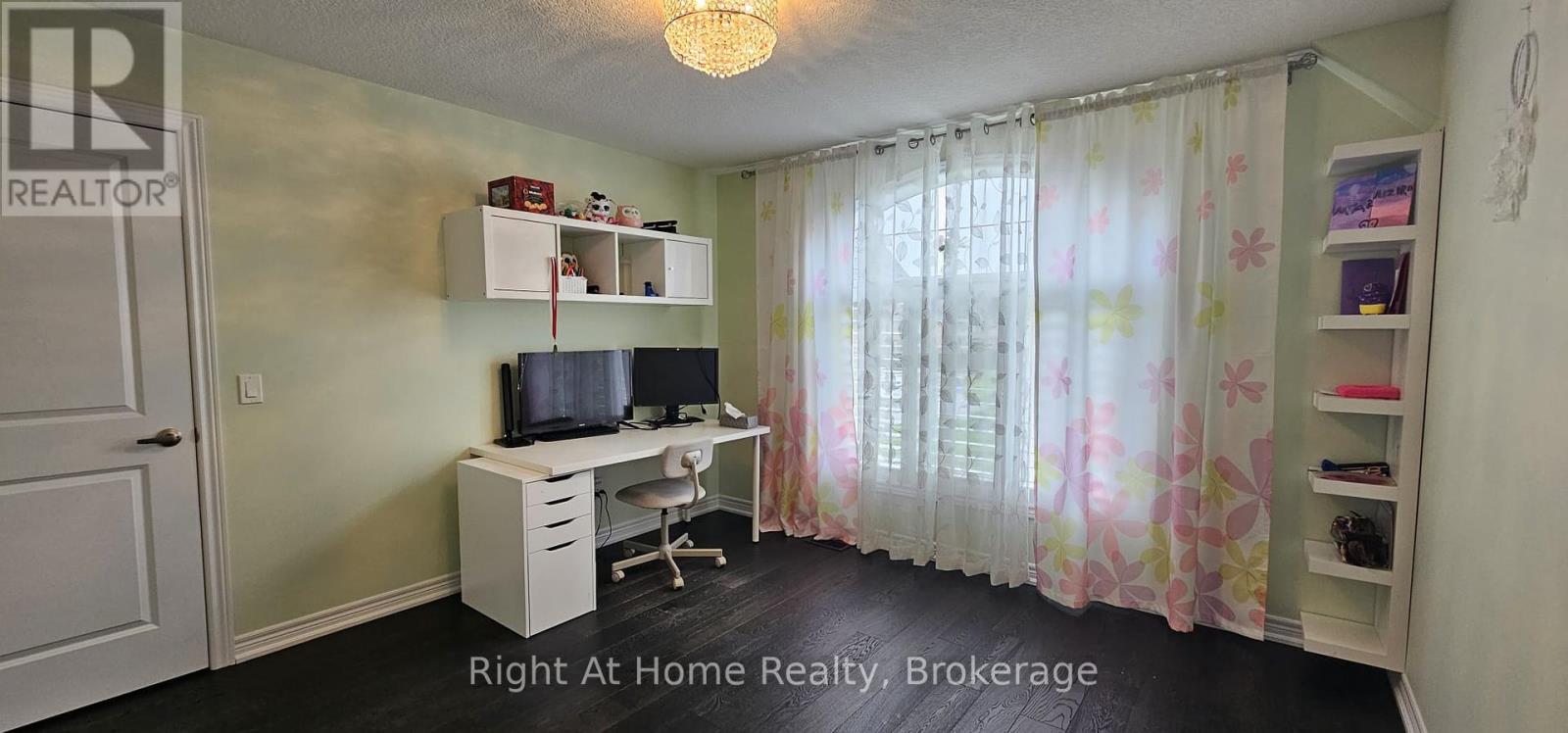 2326 Natasha Circle, Oakville, Ontario  L6M 1N9 - Photo 13 - W12150834