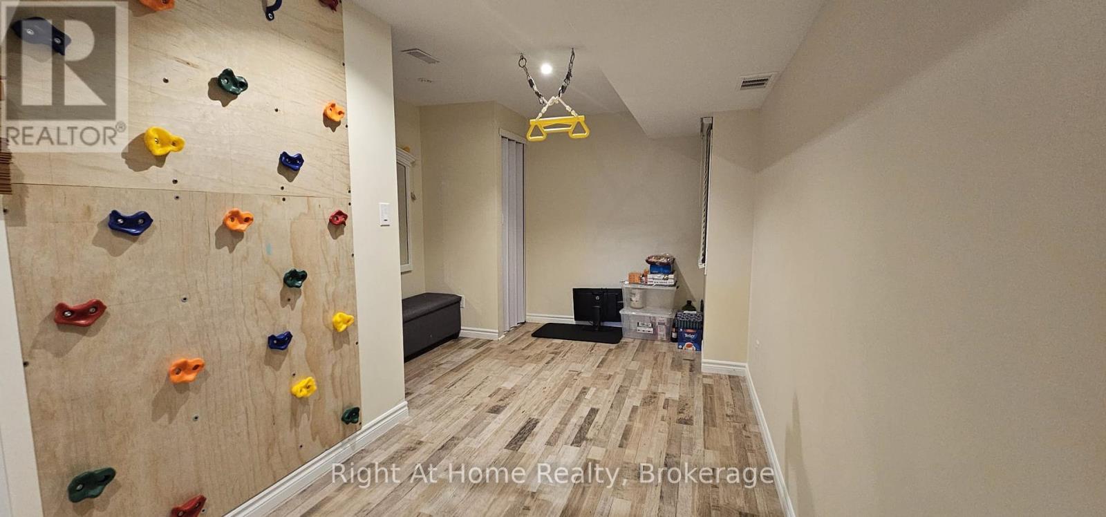 2326 Natasha Circle, Oakville, Ontario  L6M 1N9 - Photo 18 - W12150834