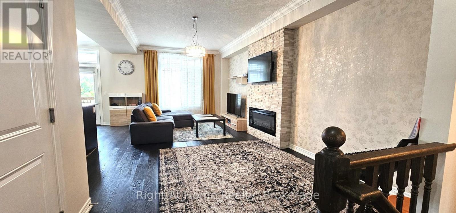 2326 Natasha Circle, Oakville, Ontario  L6M 1N9 - Photo 3 - W12150834