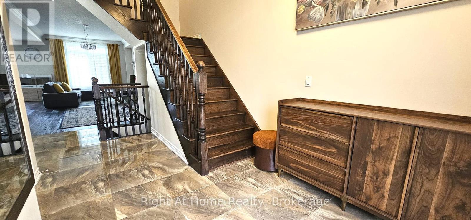 2326 Natasha Circle, Oakville, Ontario  L6M 1N9 - Photo 7 - W12150834