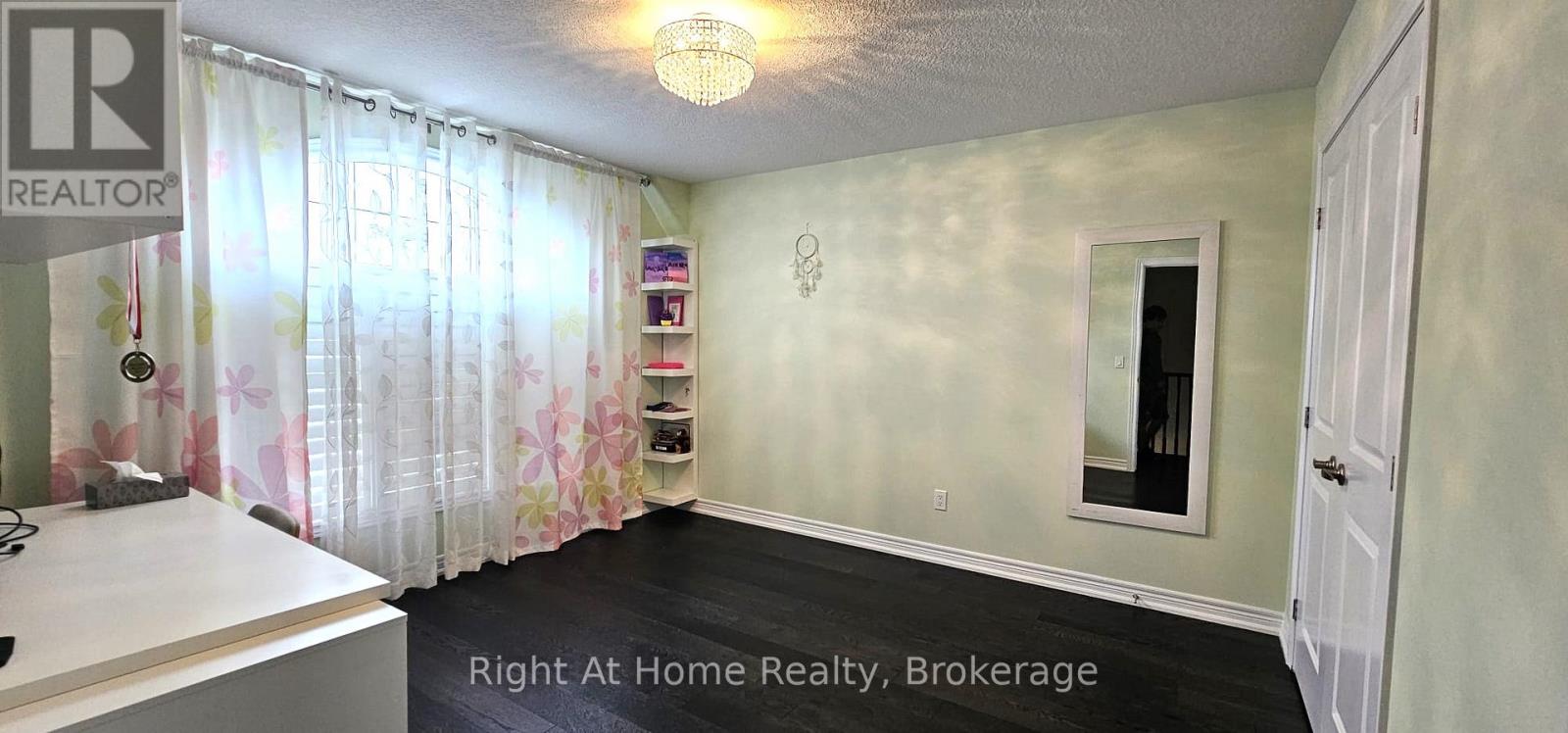 2326 Natasha Circle, Oakville, Ontario  L6M 1N9 - Photo 8 - W12150834