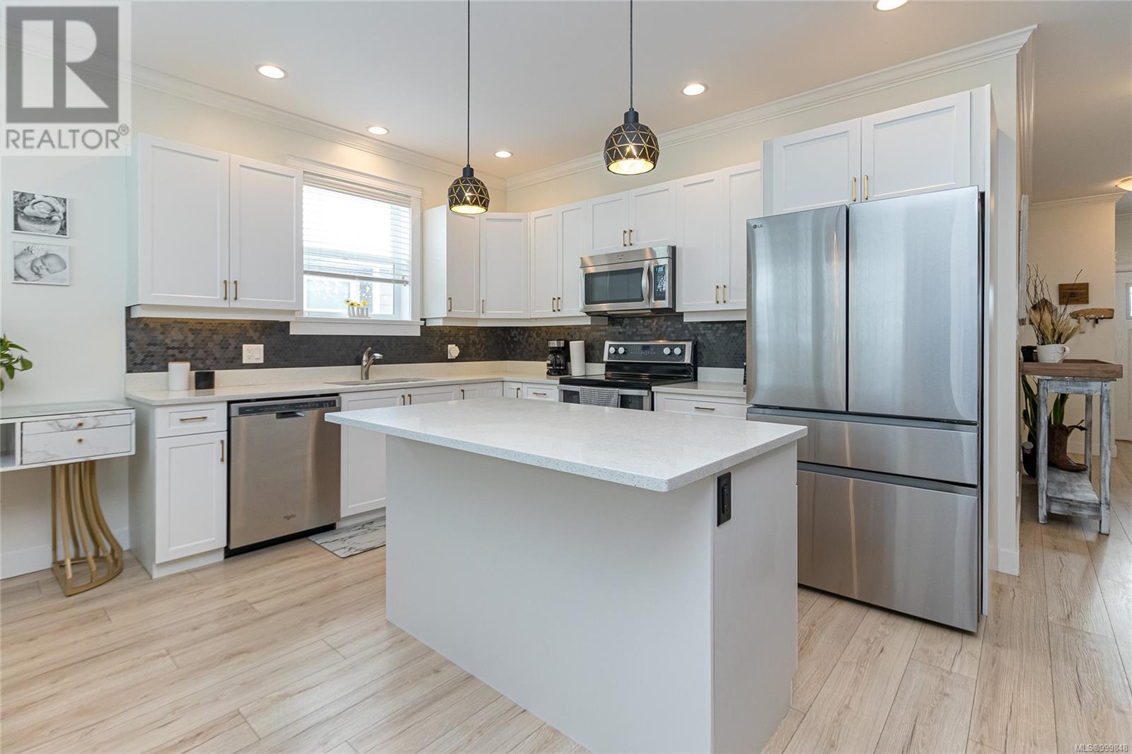 2796 Lake End Rd, Langford, British Columbia  V9B 5T5 - Photo 10 - 999848
