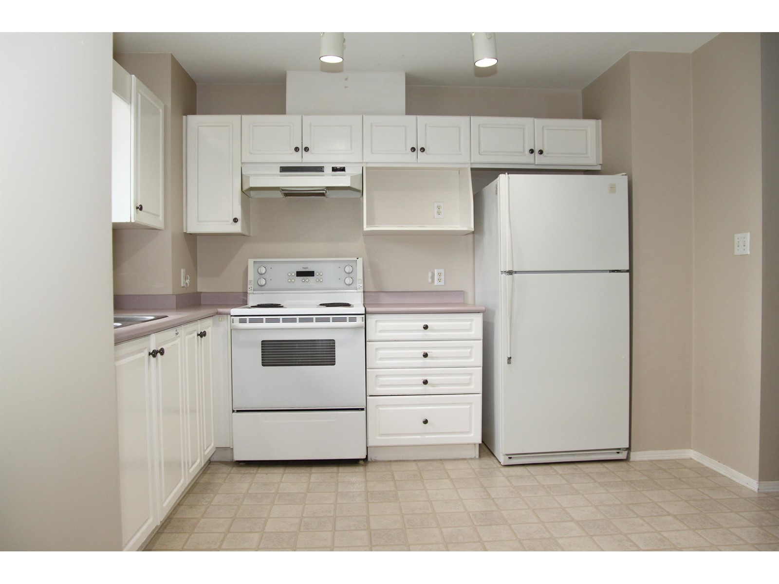 105 33708 King Road, Abbotsford, British Columbia  V2S 8C6 - Photo 4 - R3002596