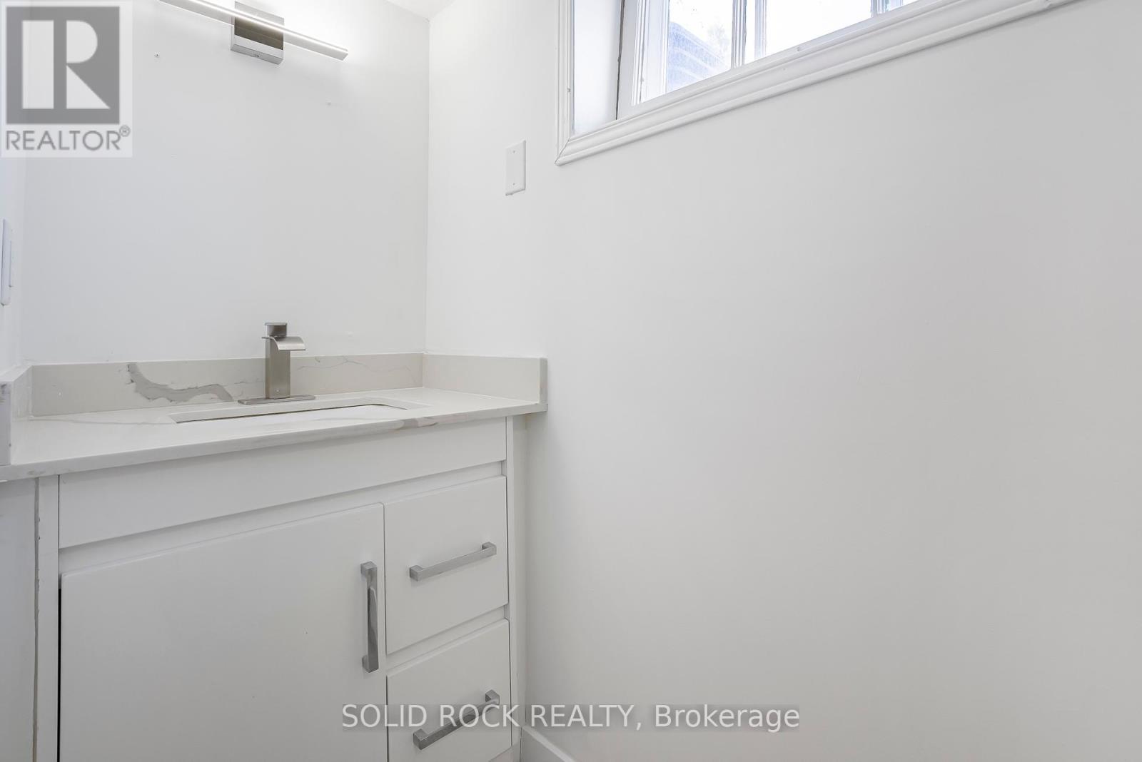 60 Lincoln Road, Hamilton, Ontario  L8E 1Z3 - Photo 21 - X12148731