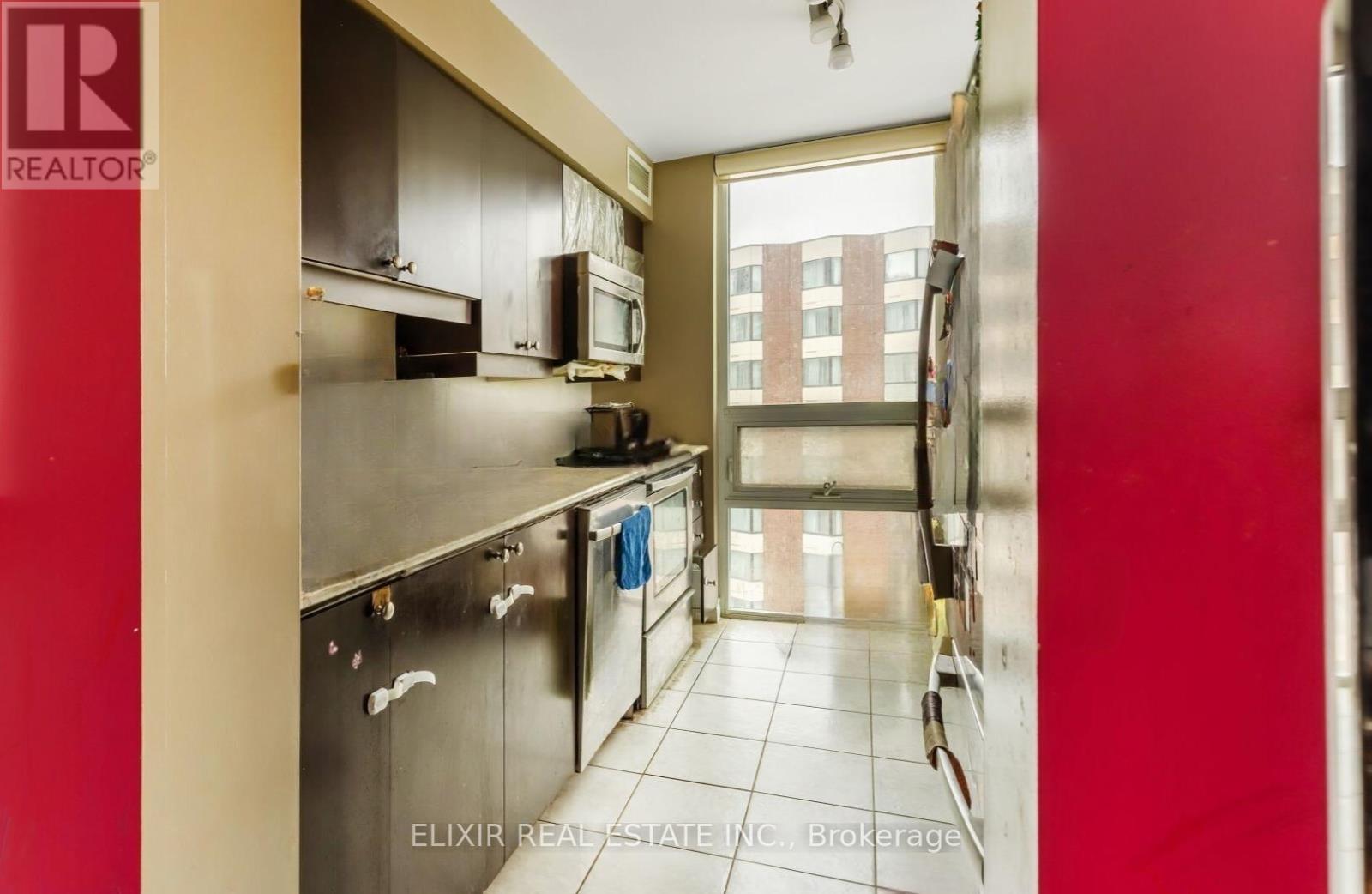 1109 - 208 Enfield Place, Mississauga, Ontario  L5B 0G8 - Photo 6 - W12150604
