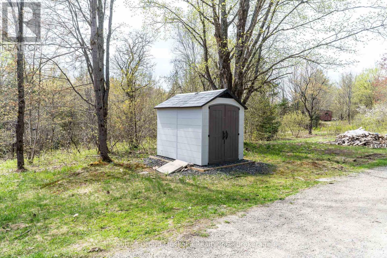 1667 Paint Lake Road, Lake Of Bays, Ontario  P0A 1E0 - Photo 4 - X12150764