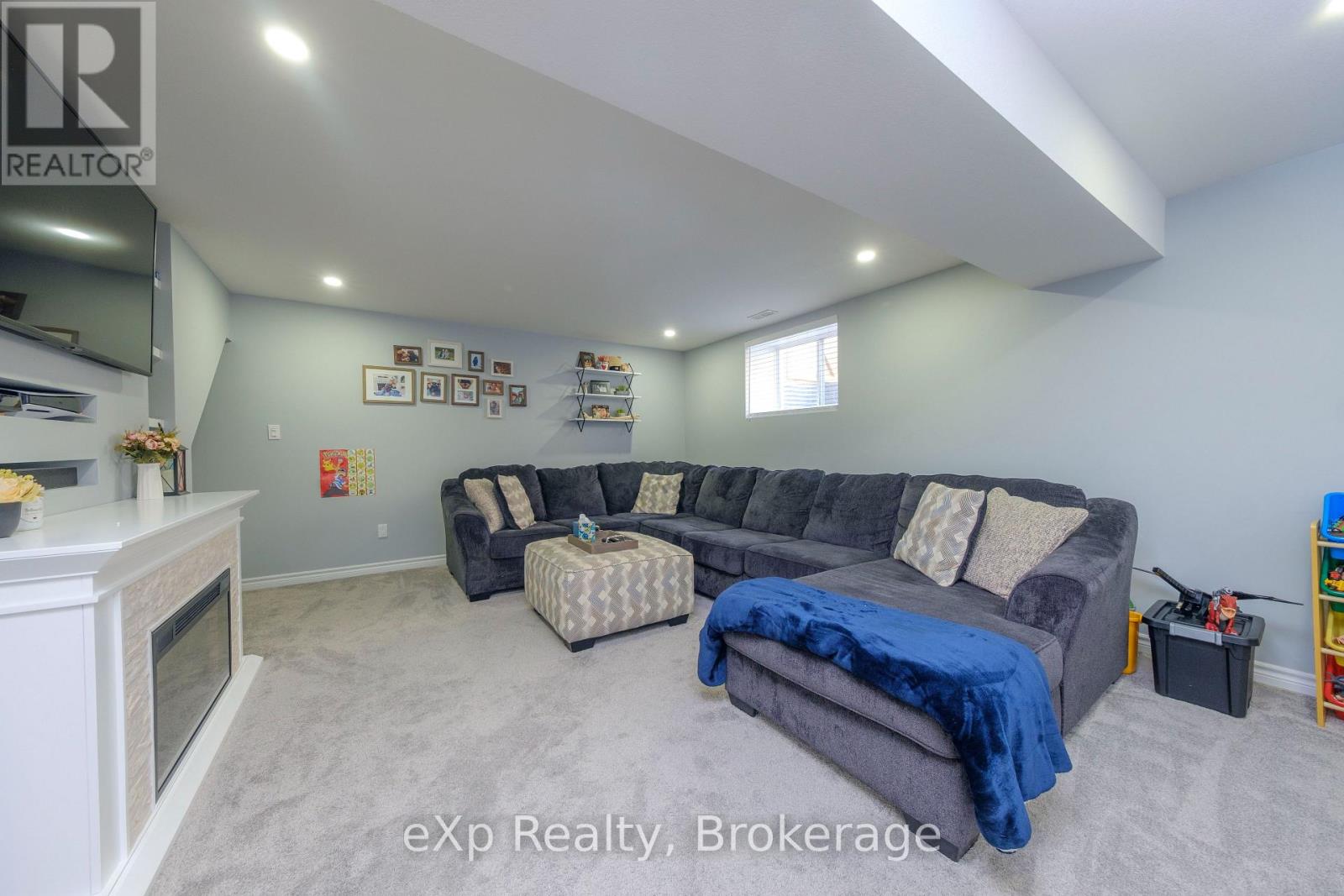 367 Sandy Acres Road, Saugeen Shores, Ontario  N0H 2C2 - Photo 16 - X12150774
