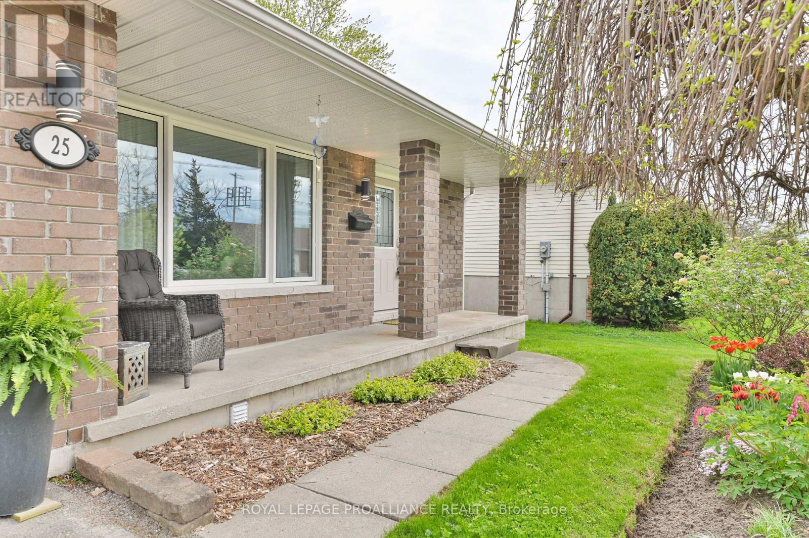 Property at 25 CASCADE BOULEVARD image 5