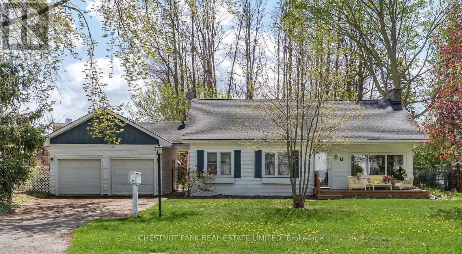 1 DOWNES AVENUE, Prince Edward County, Ontario