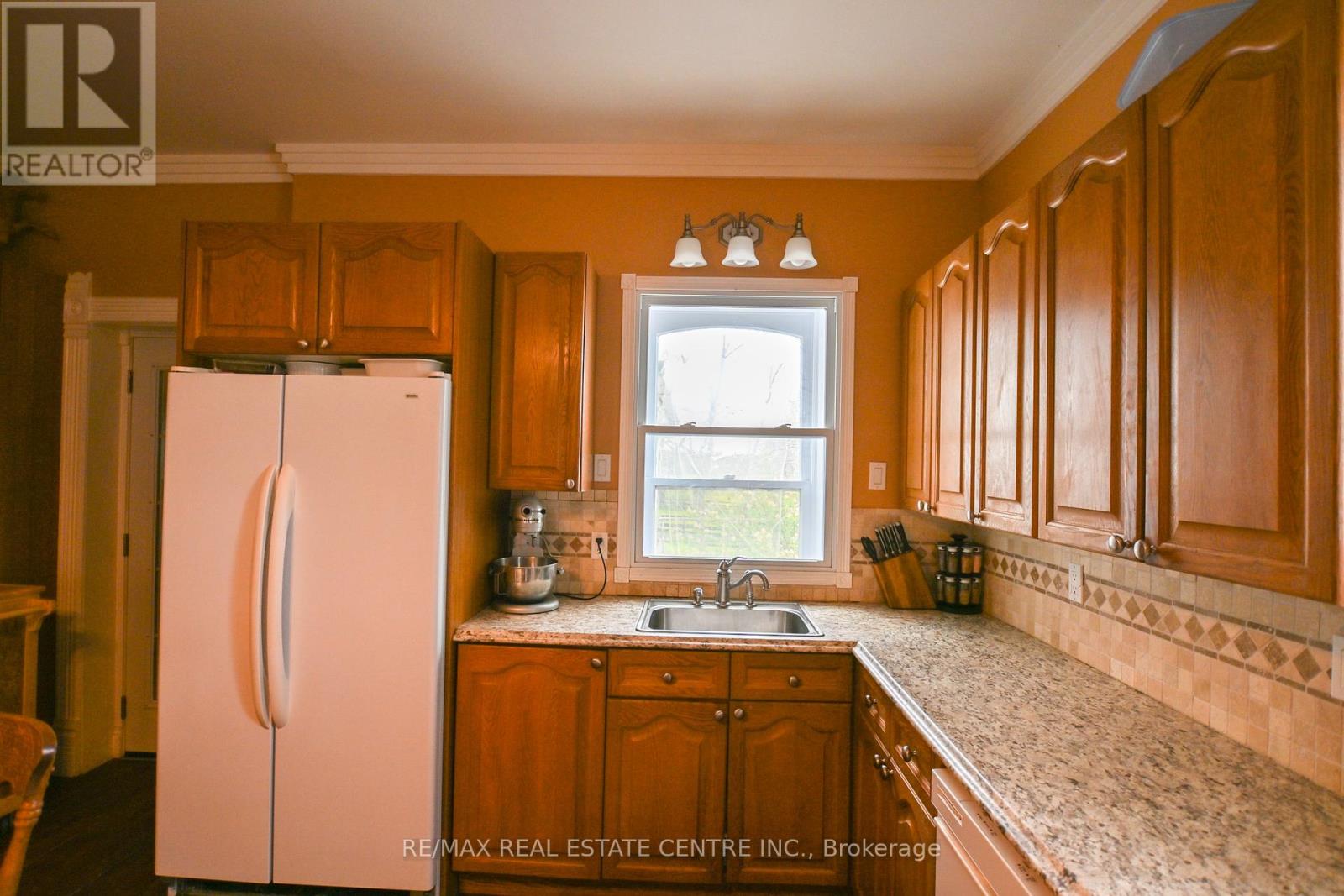 5192 Third Line, Erin, Ontario  L7J 2L8 - Photo 7 - X12150596