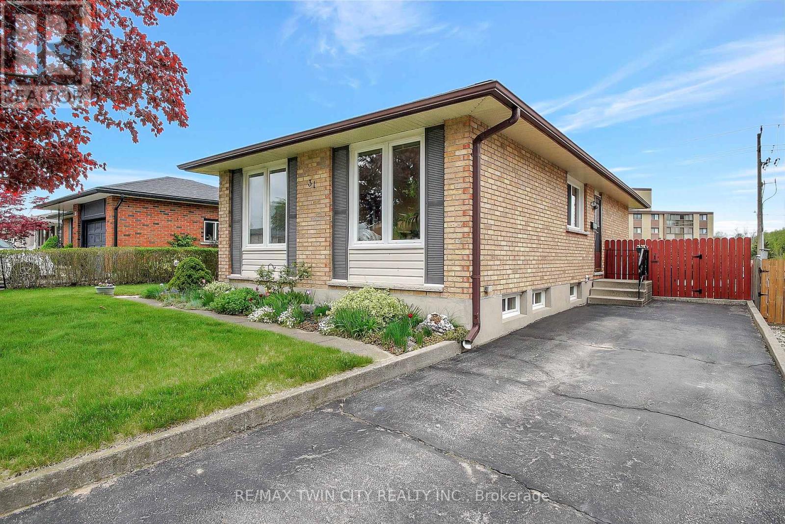 Property at 31 JULIANA CRESCENT image 1