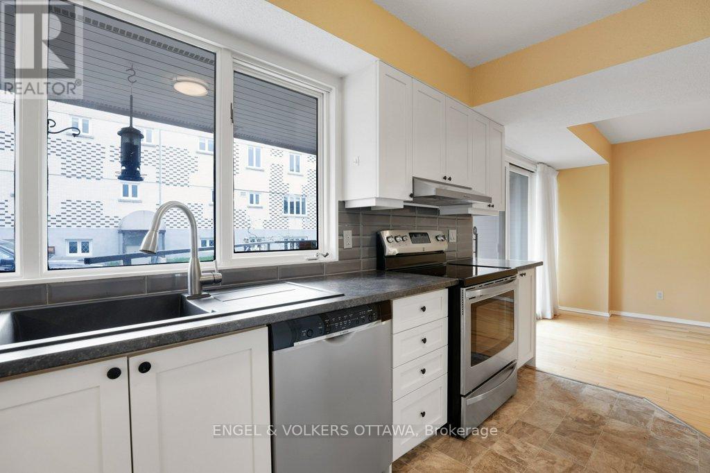 35 - 35 Belvedere Crescent, Ottawa, Ontario  K1M 0E5 - Photo 23 - X12150759