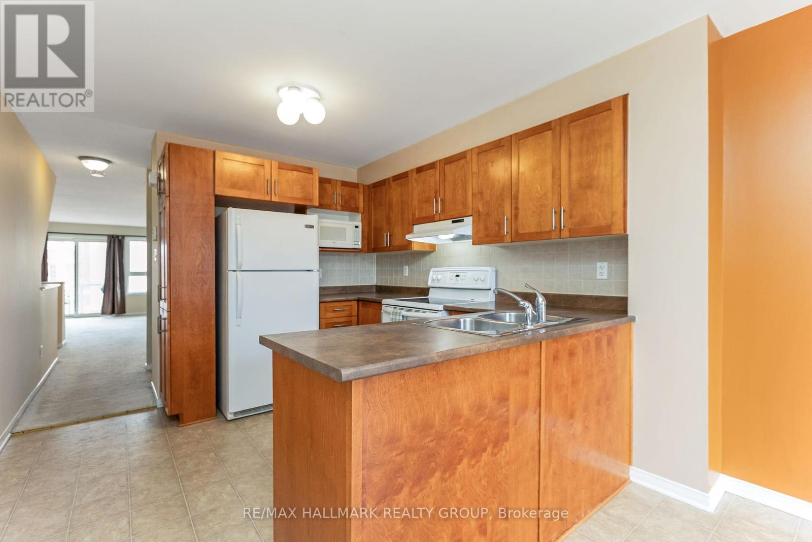 Property at 896 LONGFIELDS DRIVE image 3