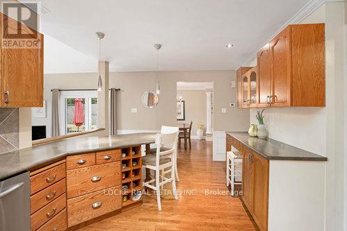 2037 Rolling Brook Drive, Ottawa, Ontario  K1W 1C9 - Photo 13 - X12150840