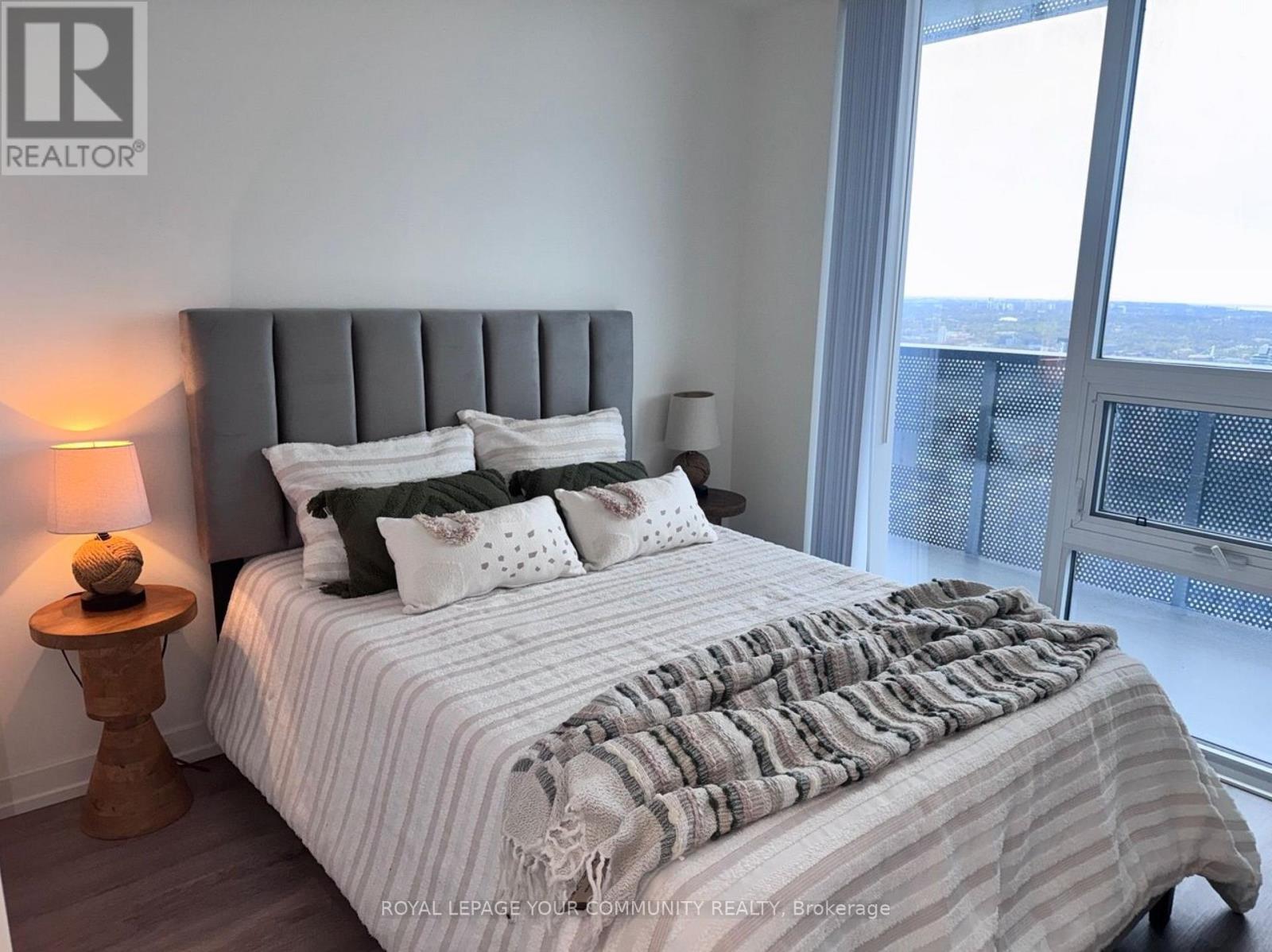 6506 - 138 Downes Street, Toronto, Ontario  M5E 0E4 - Photo 10 - C12141092
