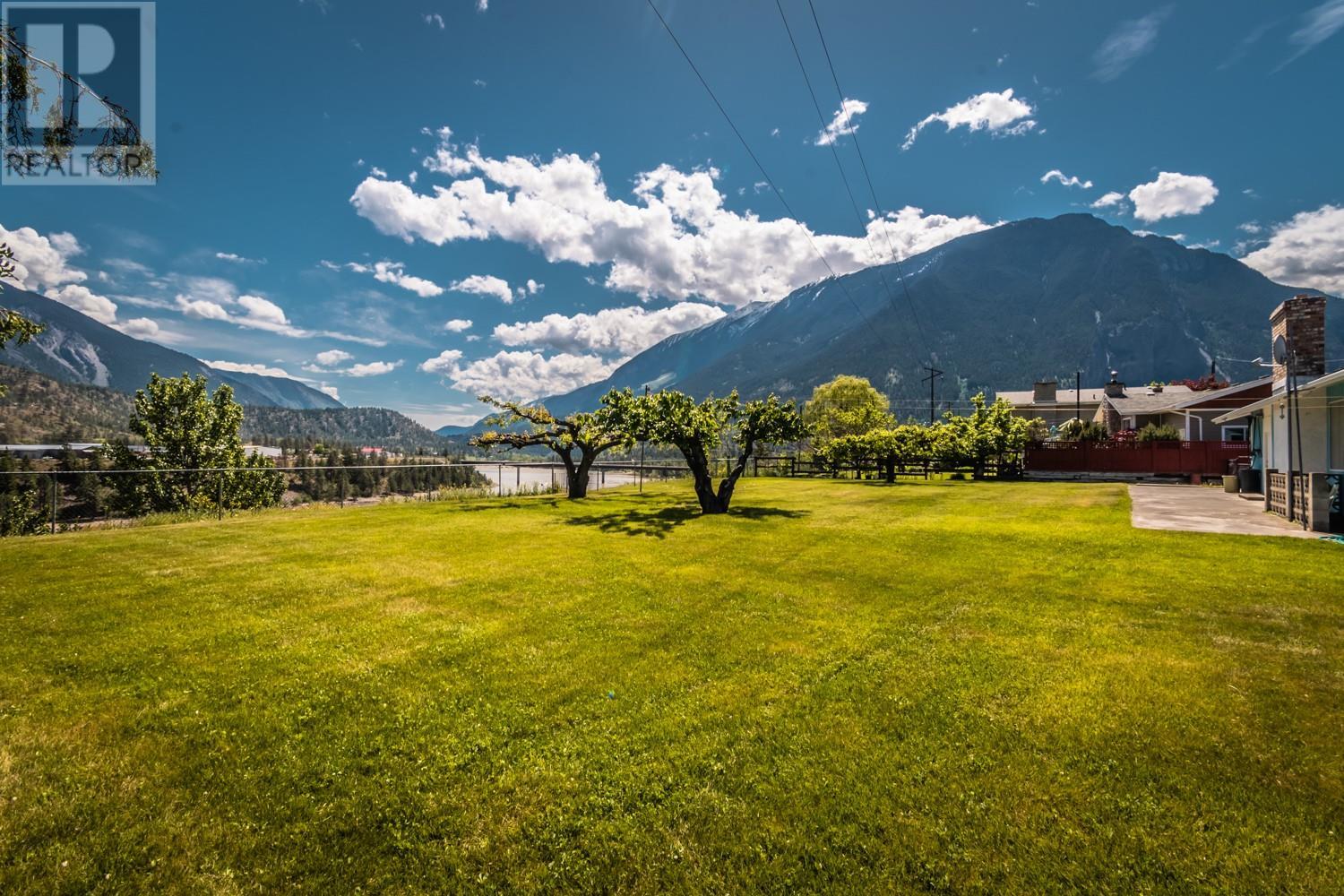 808 Orchard Drive, Lillooet, British Columbia  V0K 1V0 - Photo 17 - 10347910