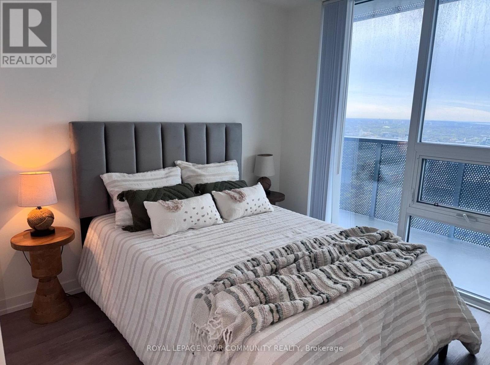 6506 - 138 Downes Street, Toronto, Ontario  M5E 0E4 - Photo 7 - C12141092