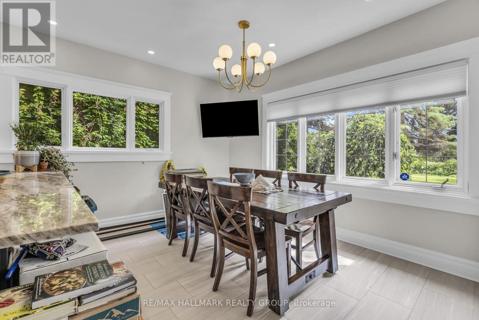 604 Queen Elizabeth Drive, Ottawa, Ontario  K1S 3N5 - Photo 5 - X12128960