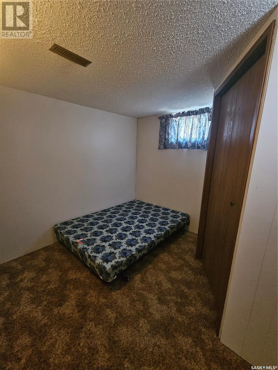 216 Mckenzie Street S, Outlook, Saskatchewan  S0L 2N0 - Photo 18 - SK006034