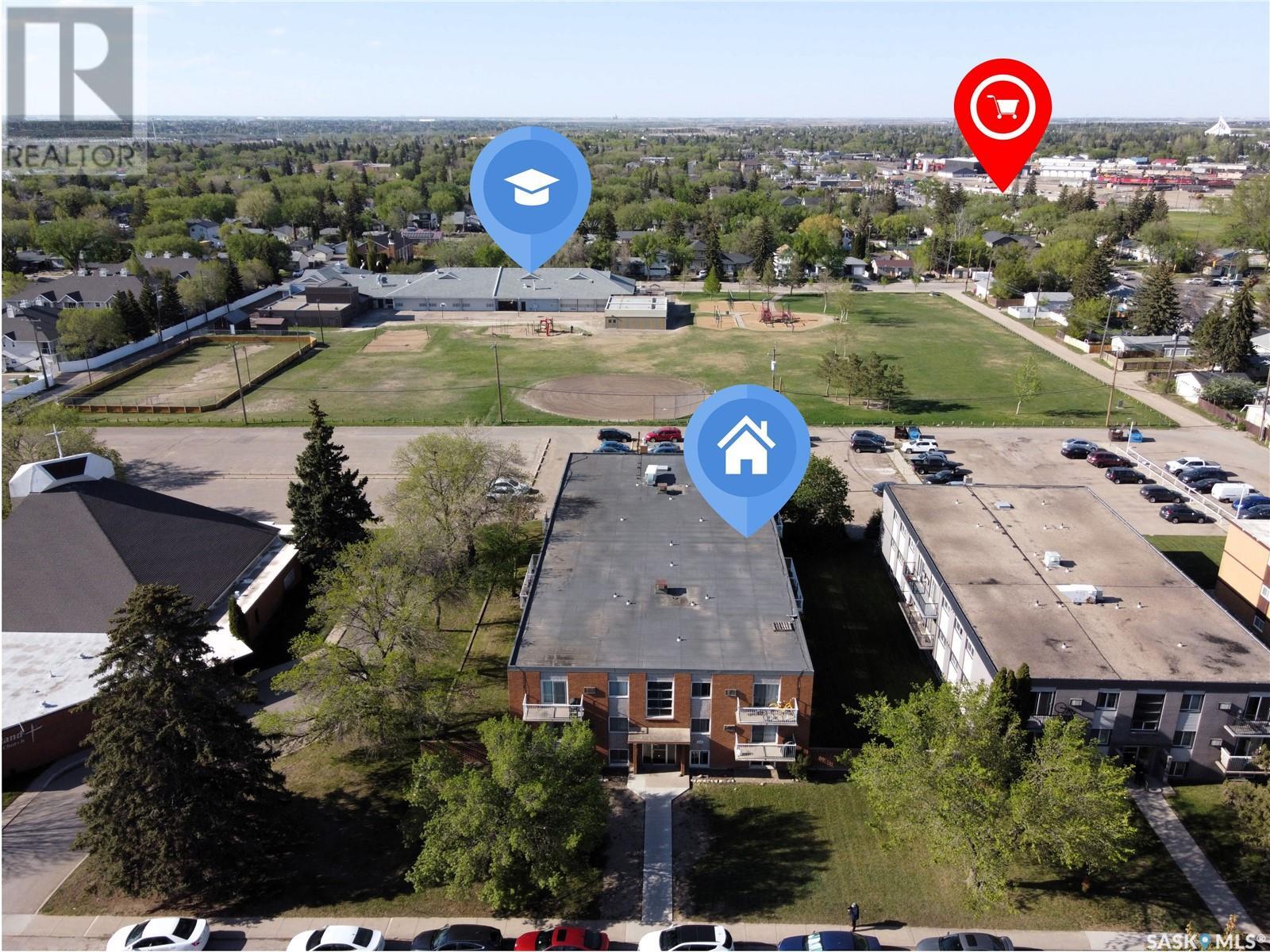 Property at 27 106 104th STREET W image 3