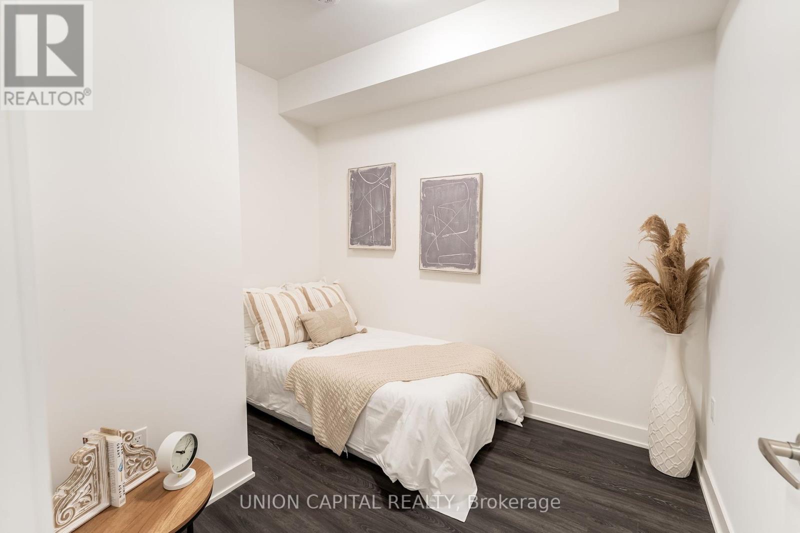 2410 - 70 Princess Street, Toronto, Ontario  M5A 0X6 - Photo 4 - C12150762