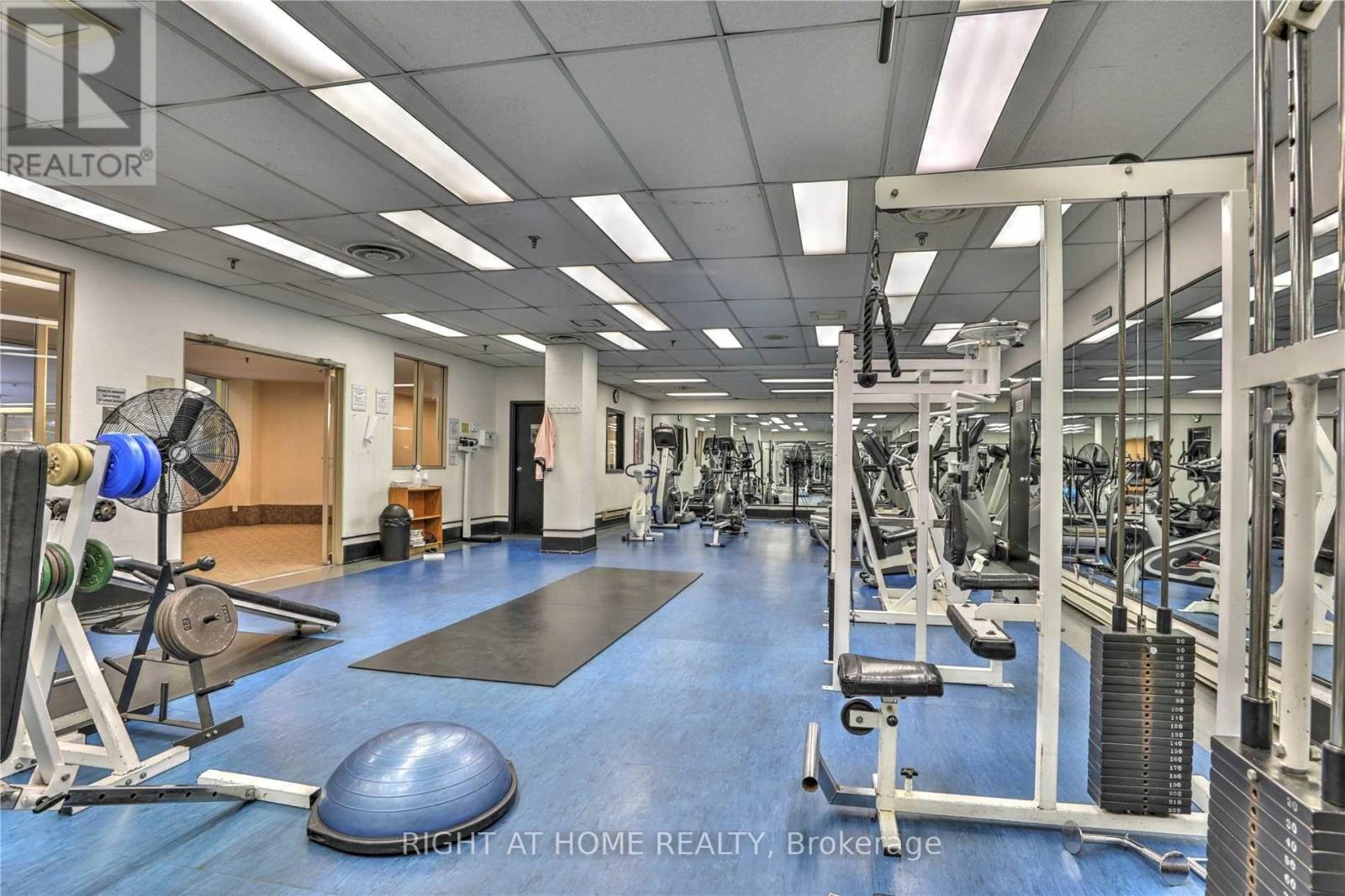 906 - 717 Bay Street, Toronto (Bay Street Corridor), Ontario  M5G 2J9 - Photo 14 - C12150784