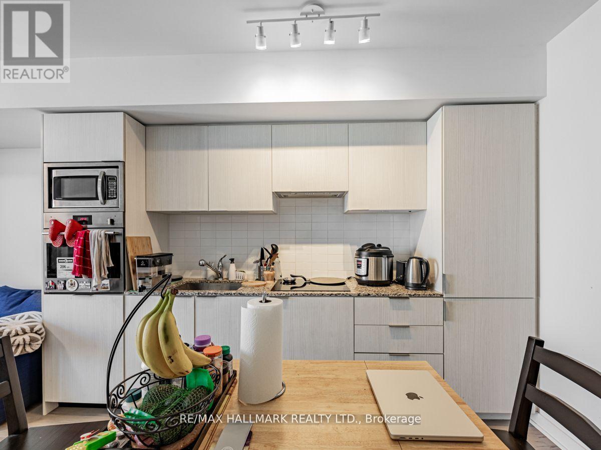 3909 - 11 Wellesley Street W, Toronto, Ontario  M4Y 0G4 - Photo 8 - C12150881