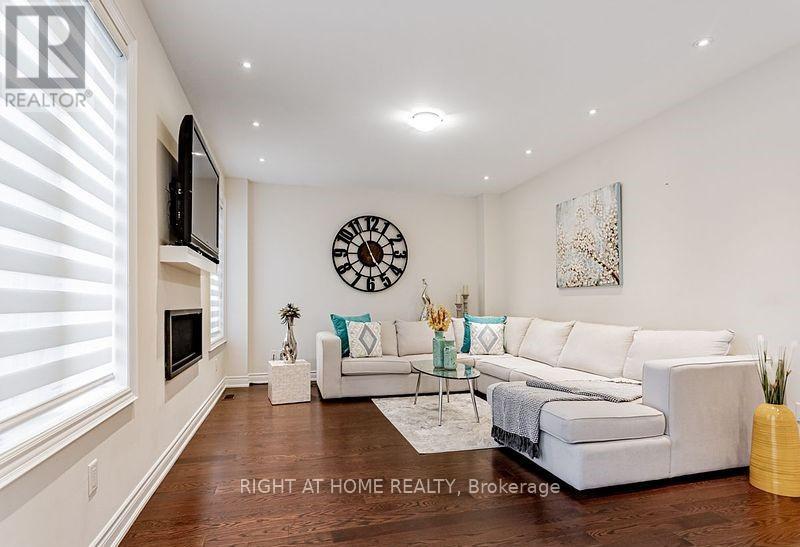 6 William Luck Avenue, East Gwillimbury, Ontario  L0G 1R0 - Photo 12 - N12114412