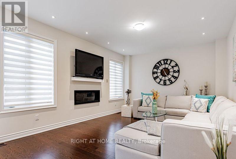 6 William Luck Avenue, East Gwillimbury, Ontario  L0G 1R0 - Photo 11 - N12114412