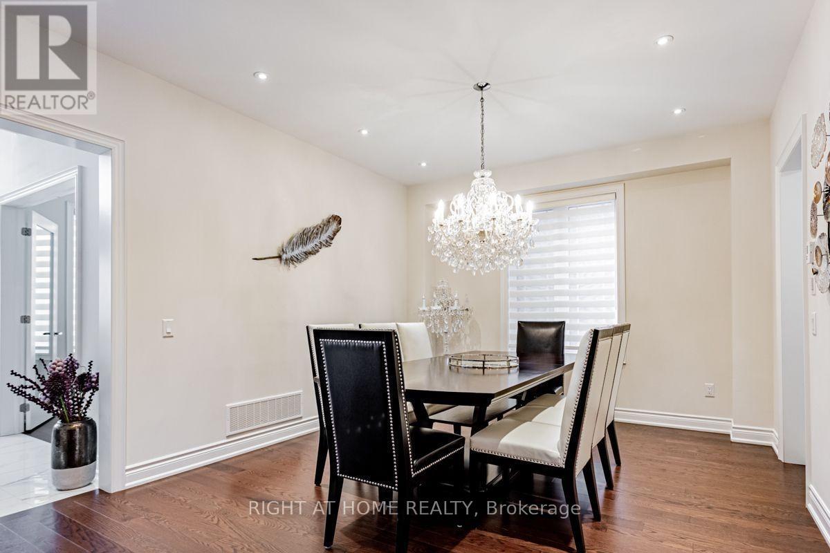6 William Luck Avenue, East Gwillimbury, Ontario  L0G 1R0 - Photo 5 - N12114412