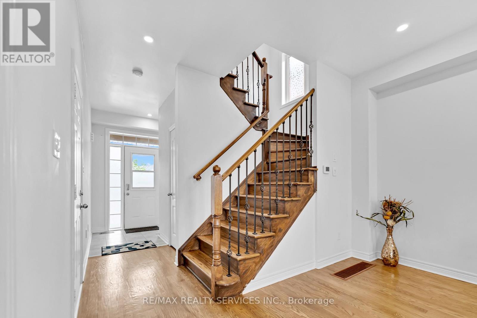 36 Forsyth Crescent, Barrie (West Bayfield), Ontario  L4N 5K4 - Photo 8 - S12149867
