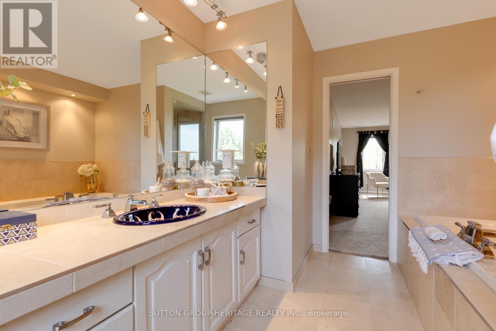 16 Winter Court, Whitby, Ontario  L1N 8Y2 - Photo 25 - E12150711