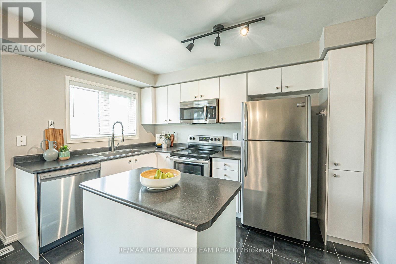 56 Barnham Street, Ajax, Ontario  L1Z 0M5 - Photo 19 - E12150727