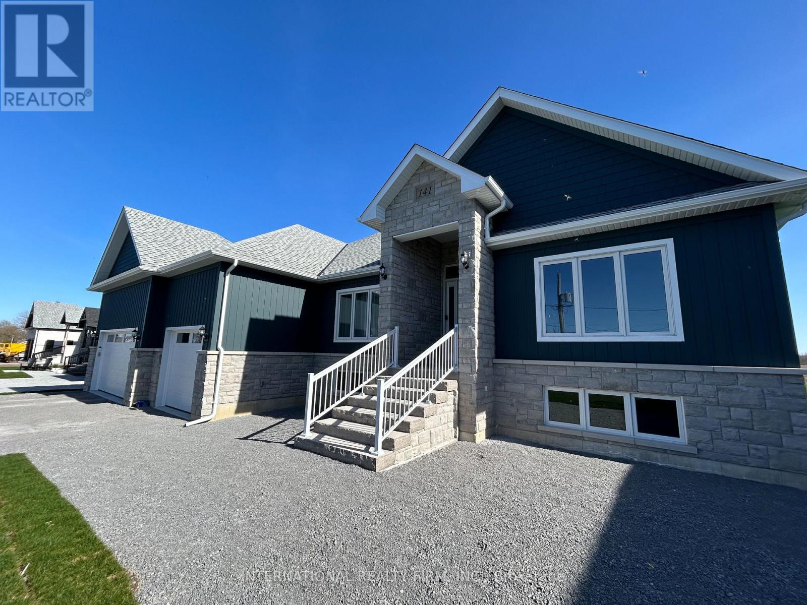 141 Lake Drive E, Georgina, Ontario  L4P 3E9 - Photo 5 - N11957486