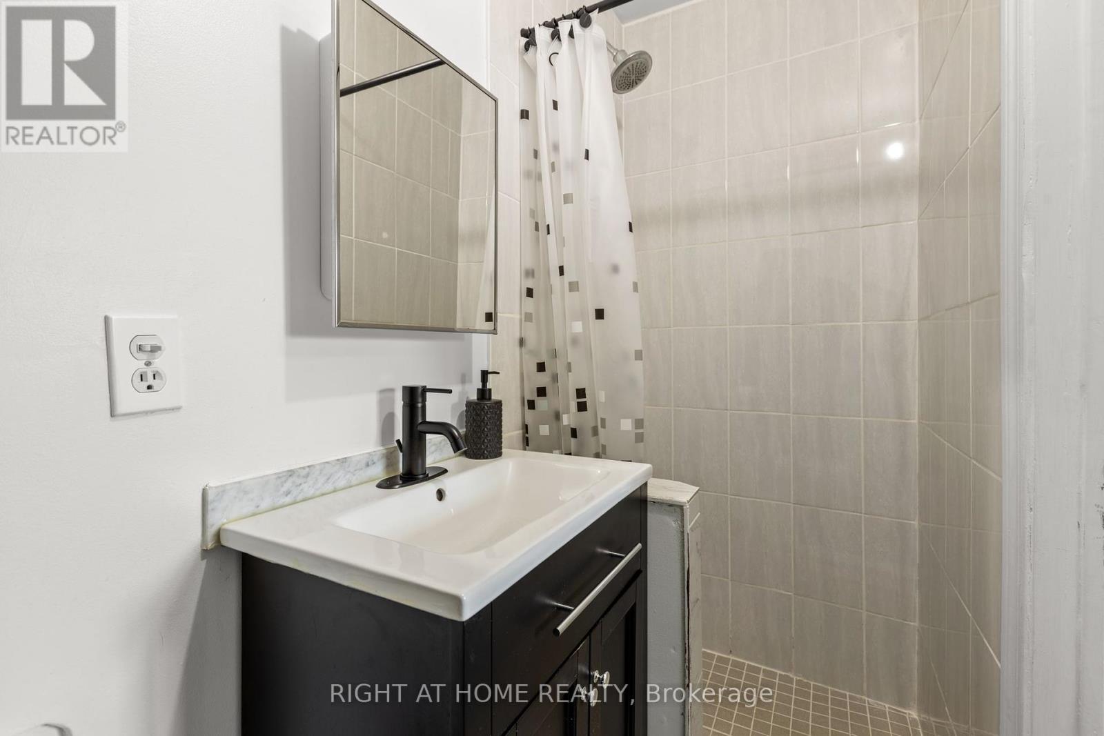 4 Deena Place, Markham, Ontario  L3S 3C6 - Photo 29 - N12150782