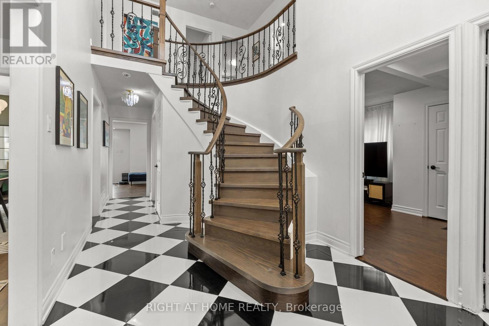 4 Deena Place, Markham, Ontario  L3S 3C6 - Photo 4 - N12150782