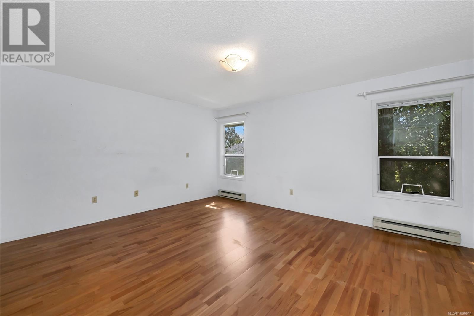 Property at 1985 Cardinal Close image 2