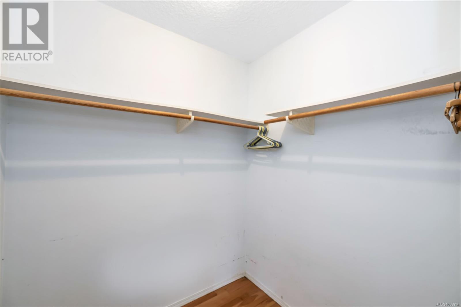 Property at 1985 Cardinal Close image 5