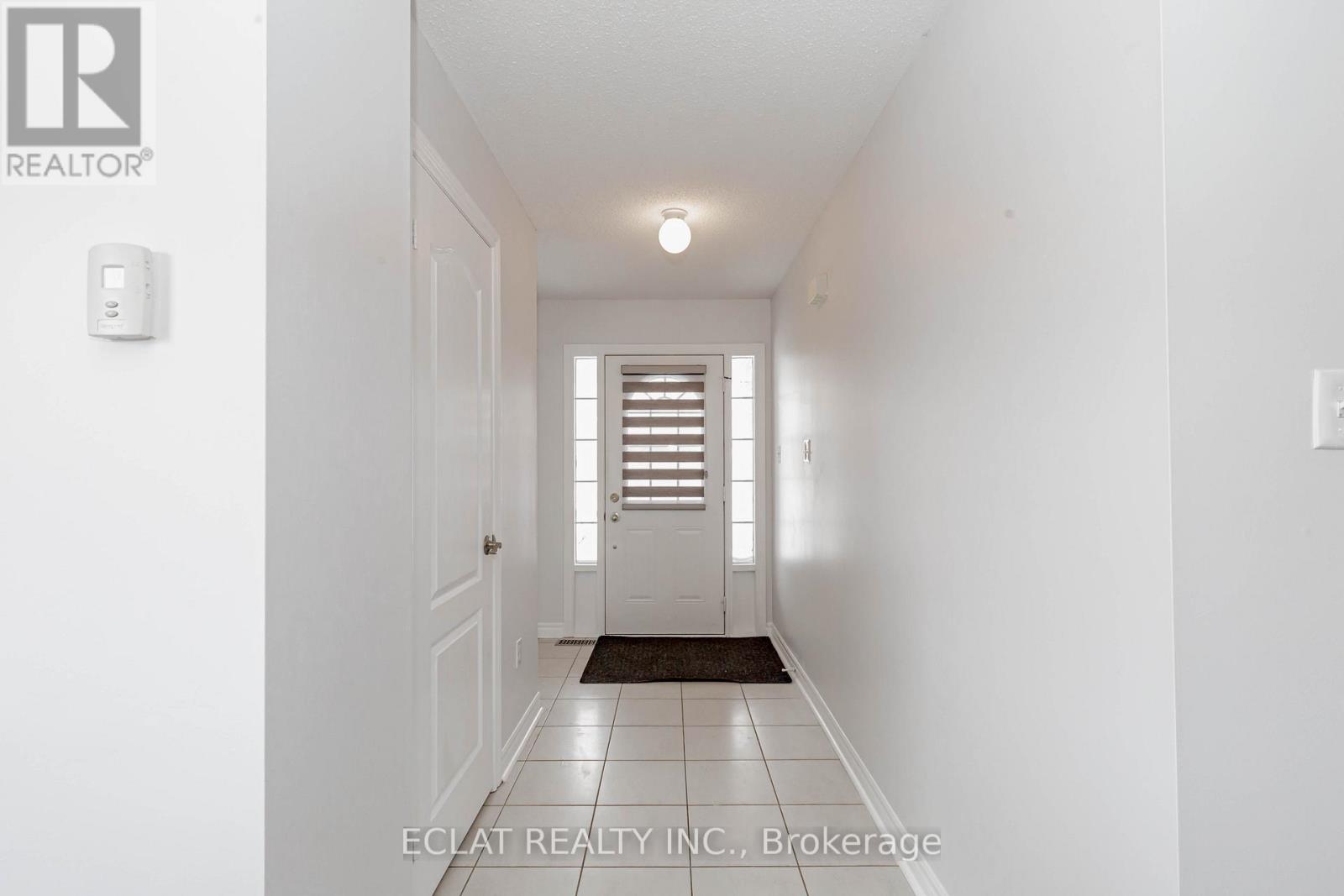 12 Lancaster Court, Barrie, Ontario  L4M 0G1 - Photo 2 - S12150850