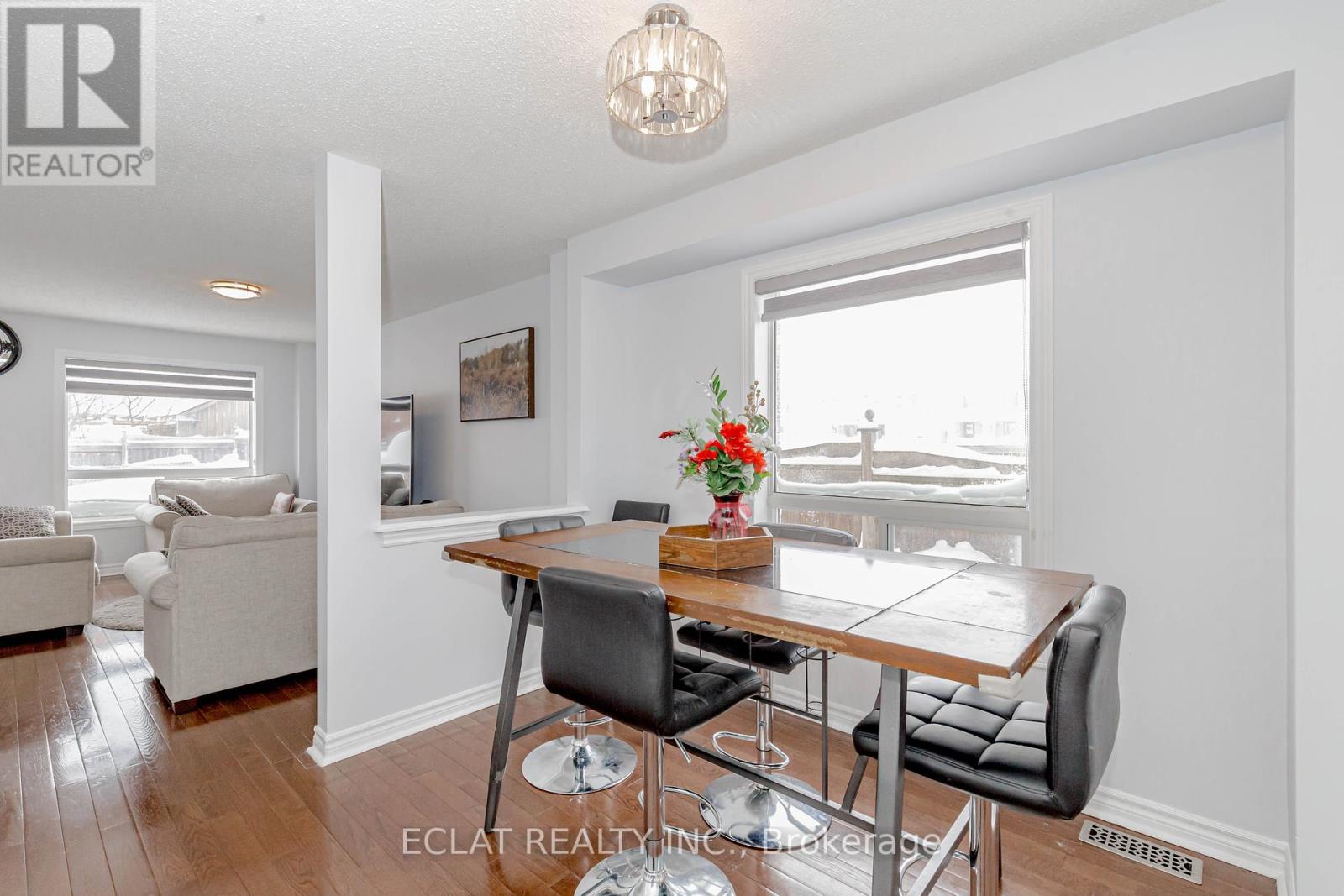 12 Lancaster Court, Barrie, Ontario  L4M 0G1 - Photo 3 - S12150850
