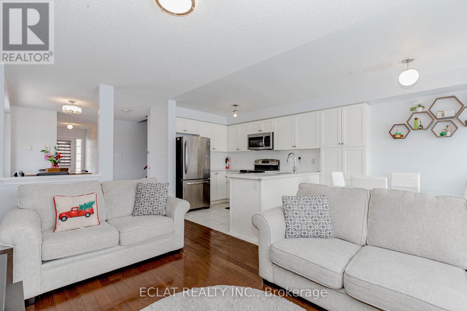 12 Lancaster Court, Barrie, Ontario  L4M 0G1 - Photo 5 - S12150850