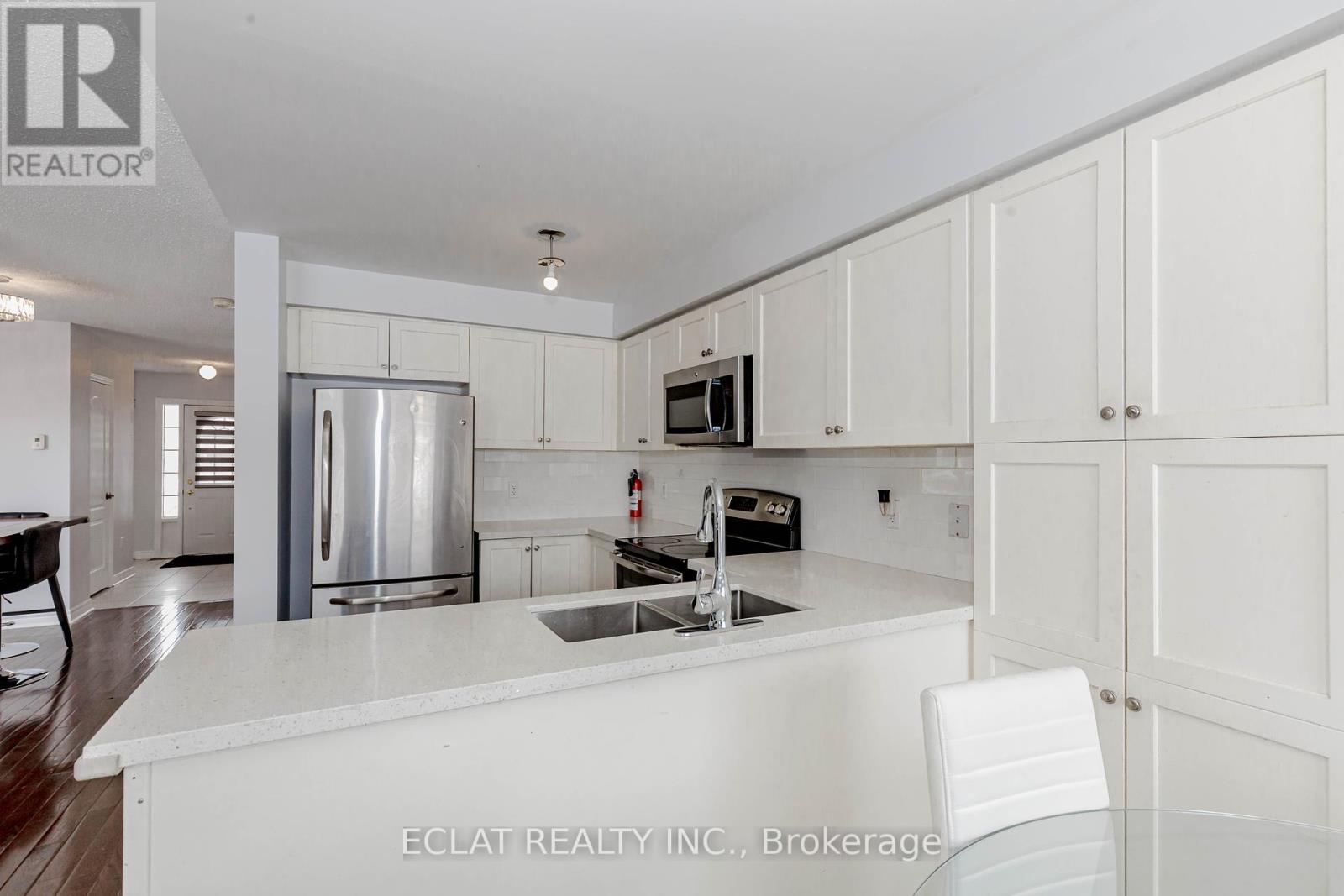 12 Lancaster Court, Barrie, Ontario  L4M 0G1 - Photo 8 - S12150850