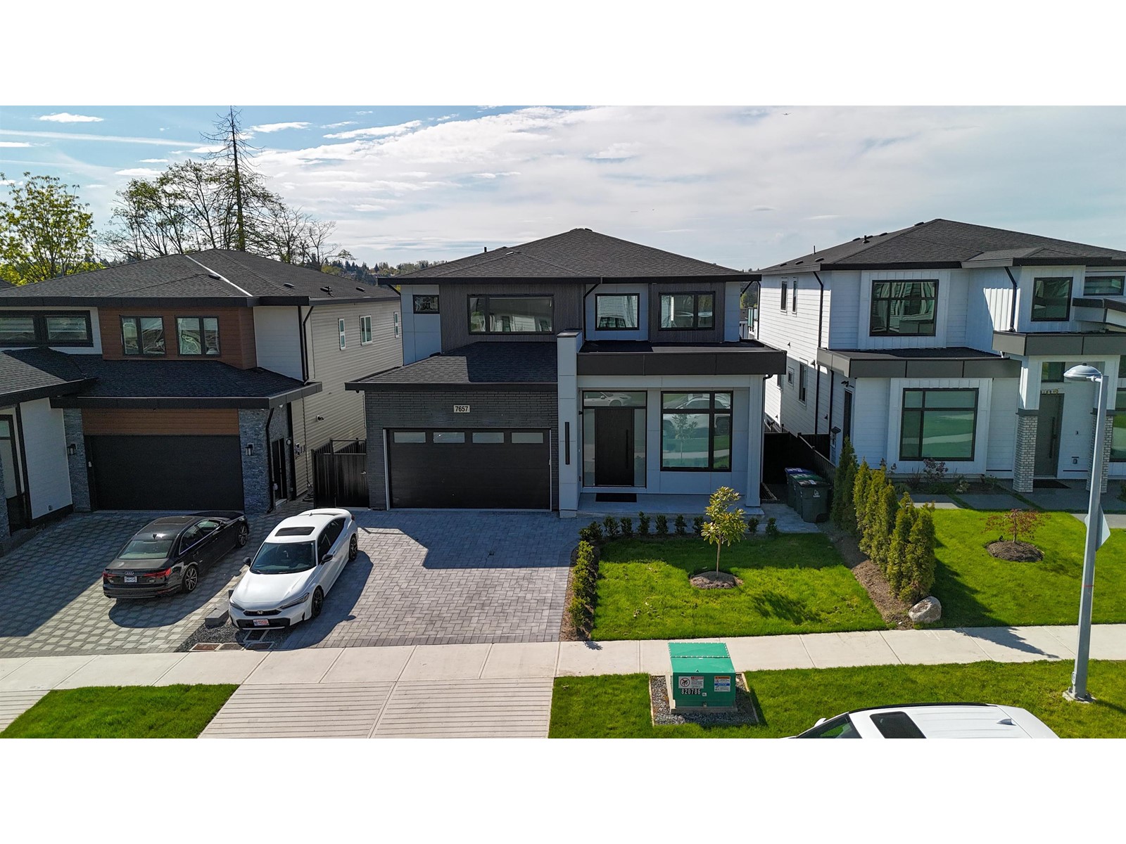 Property at 7657 155 STREET image 2