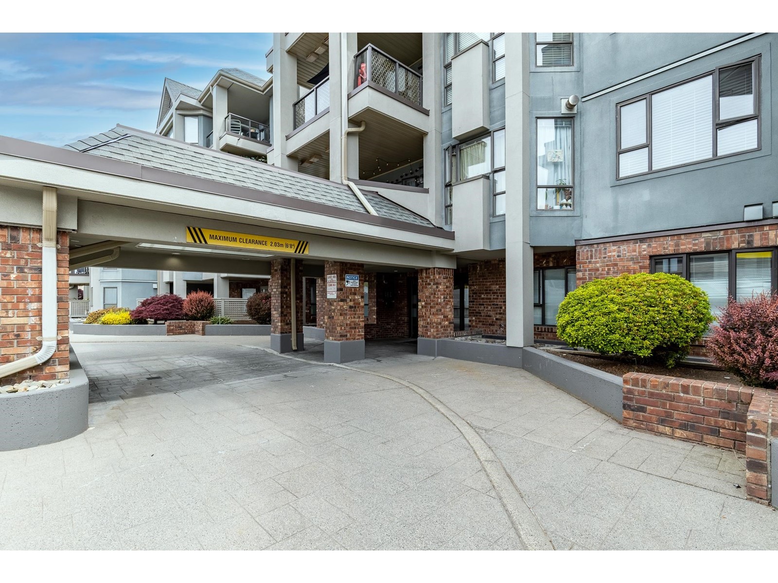 201 15241 18 Avenue, Surrey, British Columbia  V4A 1W9 - Photo 2 - R3001412