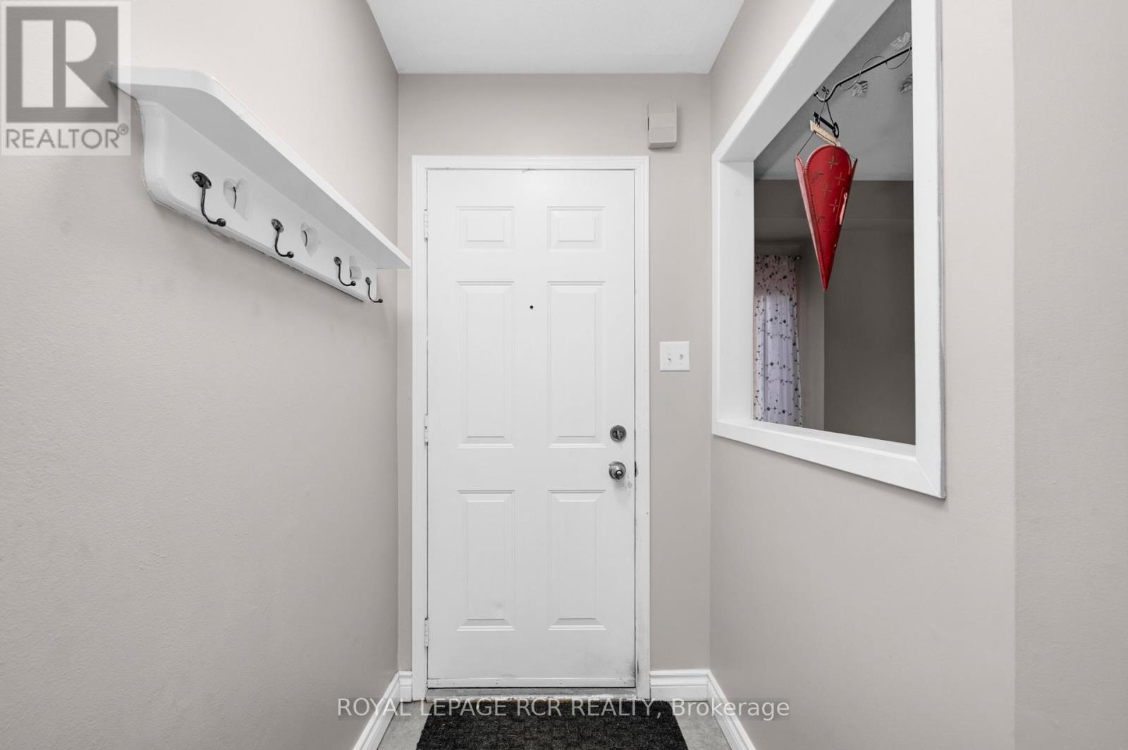 Property at 120 HOWARD CRESCENT image 4