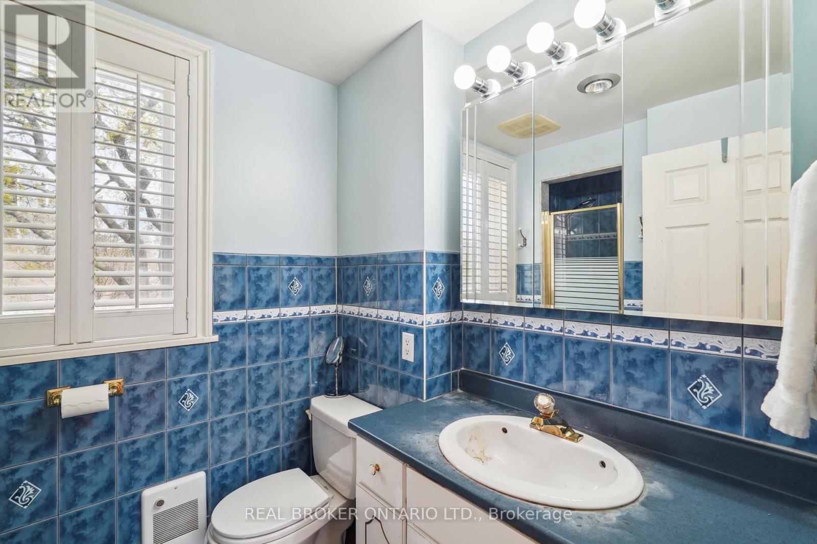 38 Riverview Heights, Toronto, Ontario  M9P 2N4 - Photo 18 - W12150721