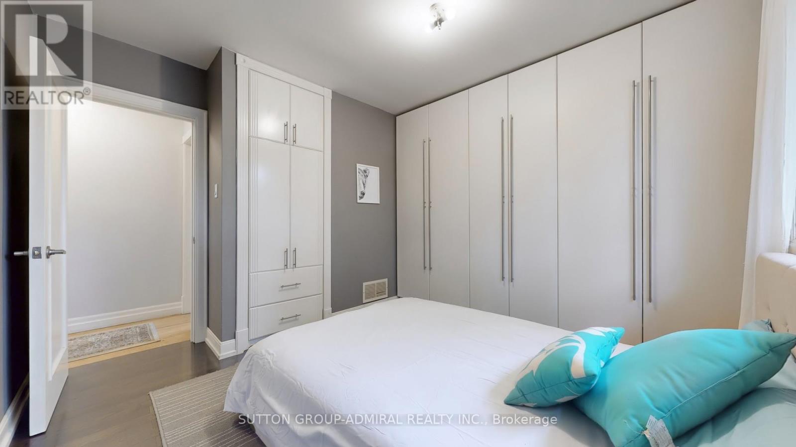 2 Winterton Drive, Toronto, Ontario  M9B 3G5 - Photo 21 - W12150722