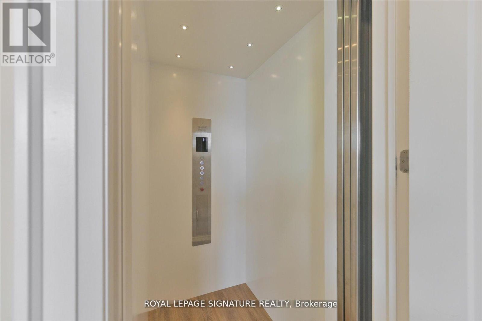 115 High Street W, Mississauga, Ontario  L5H 1K4 - Photo 13 - W12150779